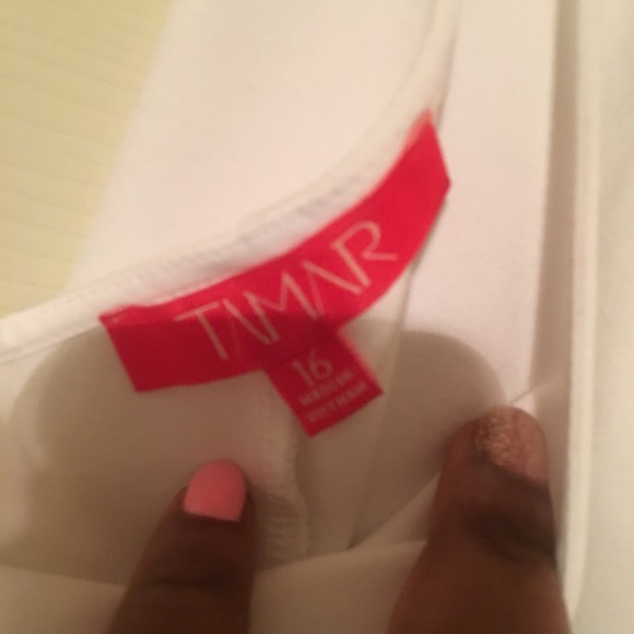 White dress - Picture 3 of 3